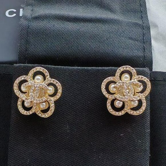 Chanel CC Logo Camelia Flower Rhinestone & Pearl Pierced Earrings in Gold Tone - Picture 1 of 5